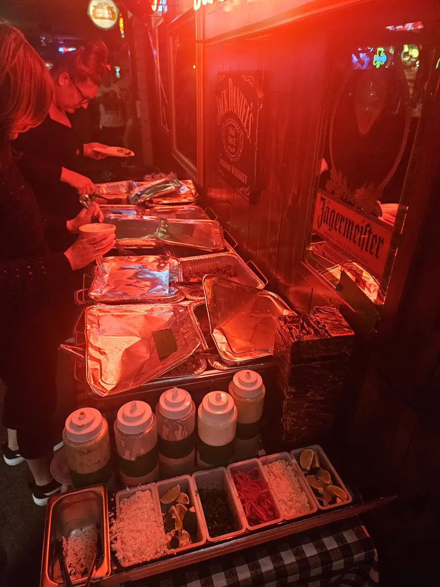 Red-lit culinary event service